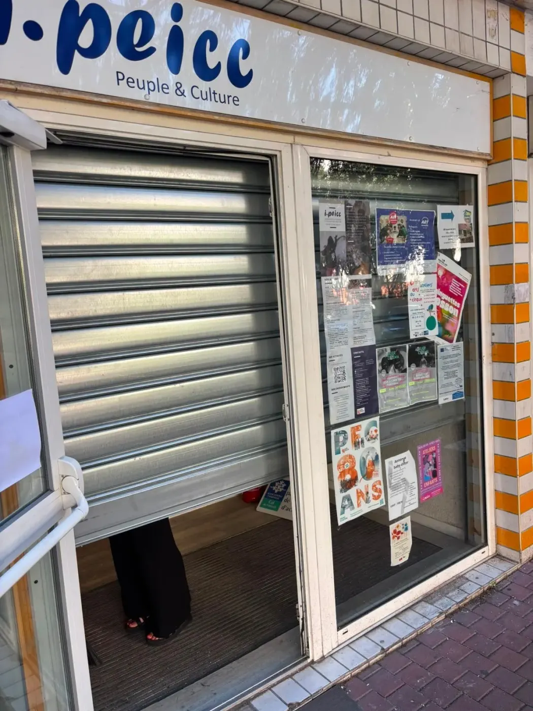 Déblocage de rideau métallique bloqué à Paris 16